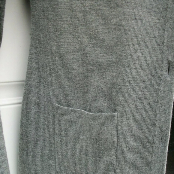 Ann Taylor Cardigan Sweater Merino Wool SZ m - Picture 4 of 5
